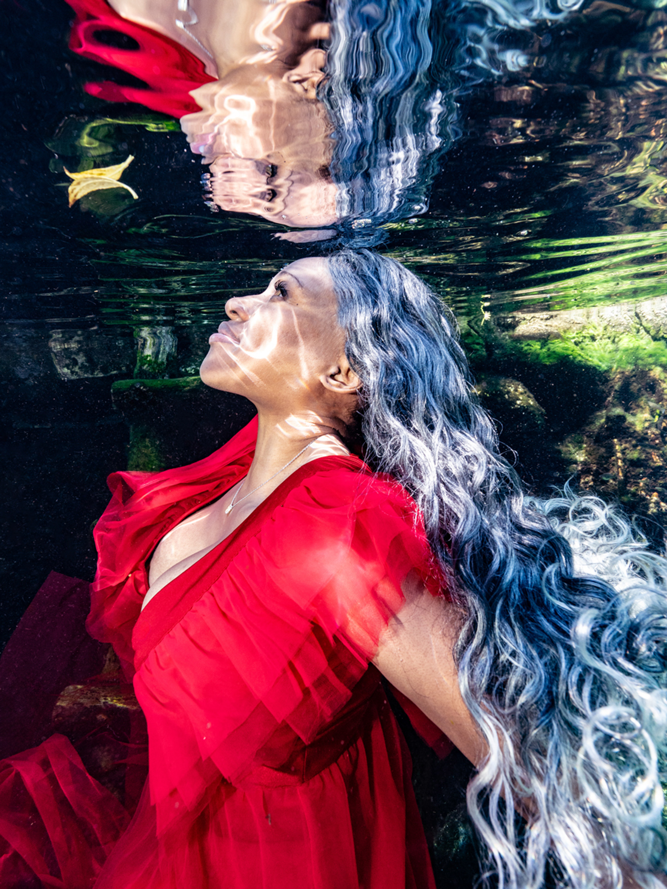 underwater-cenote-portrait-Emilia-Black-Box
