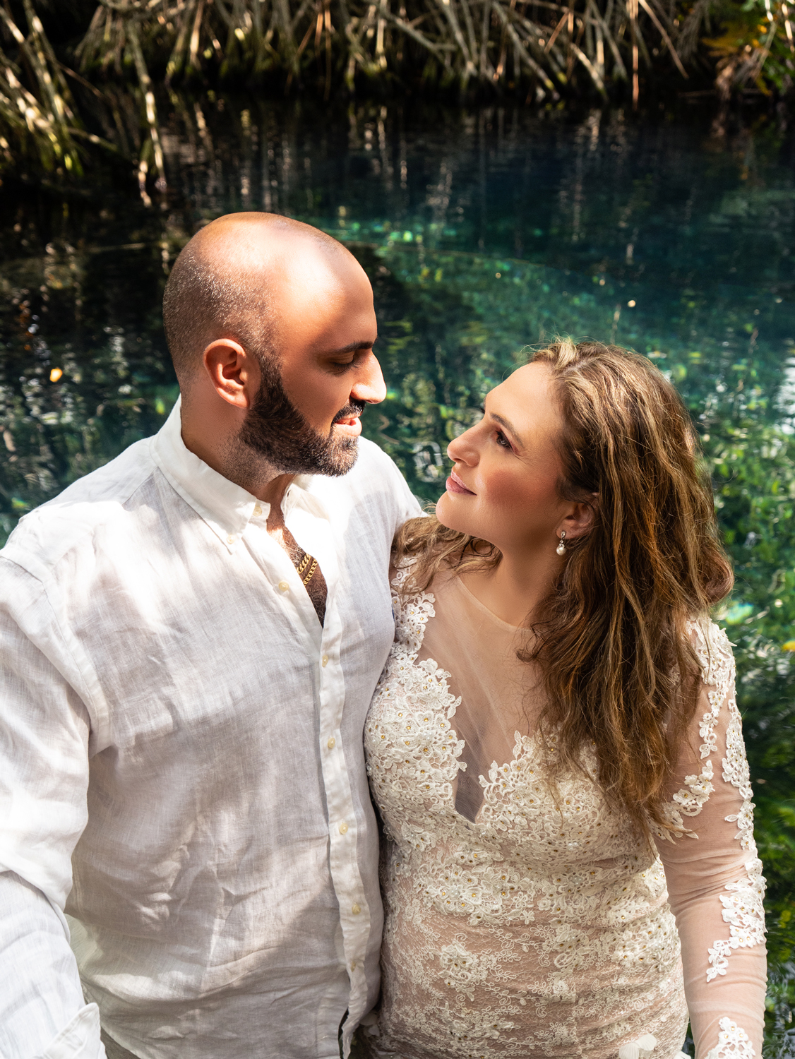 CENOTE-COUPLE-PHOTOSHOOT-TULUM