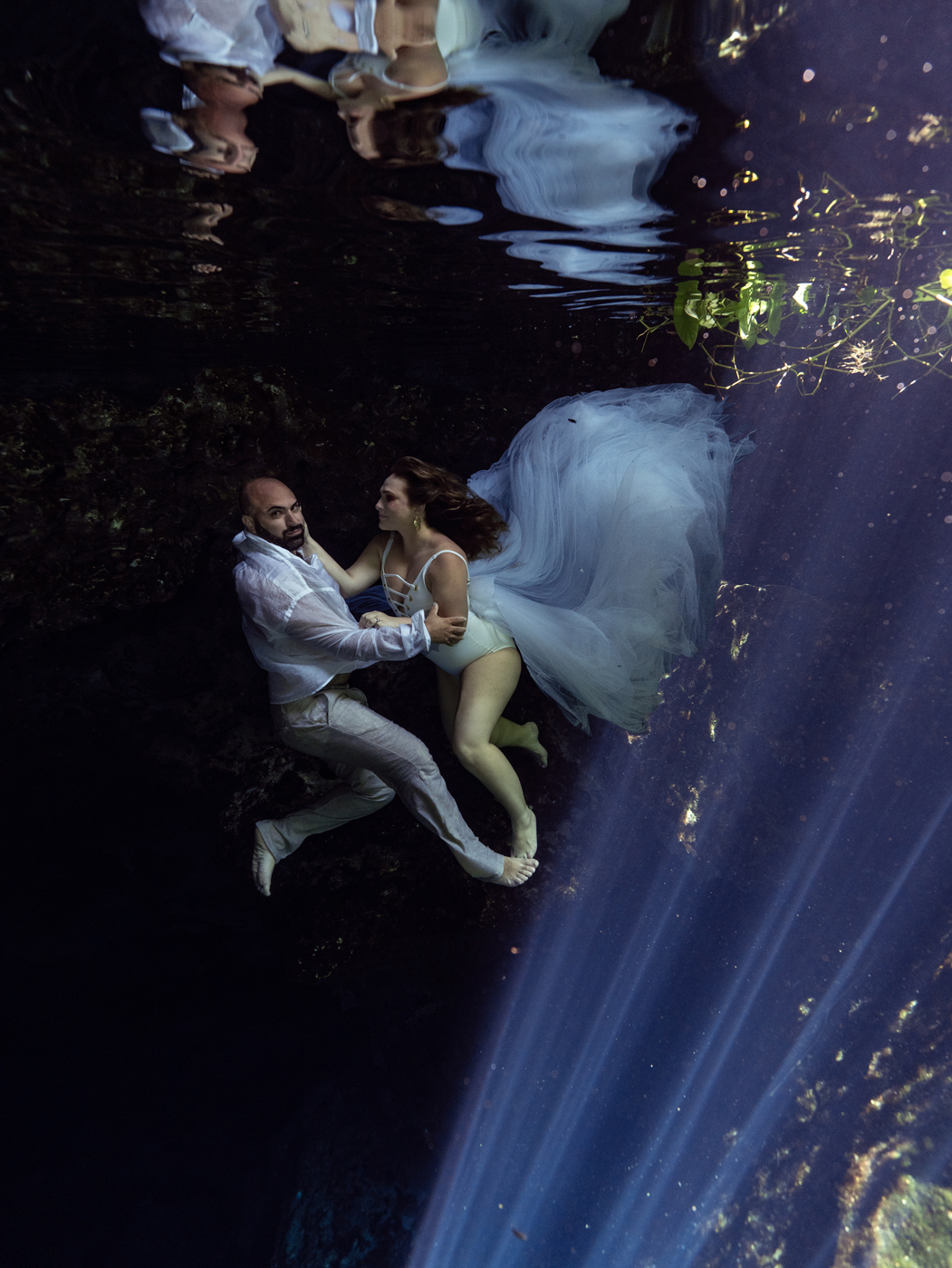 UNDERWATER-COUPLE-PHOTOSHOOT-RIVIERA-MAYA